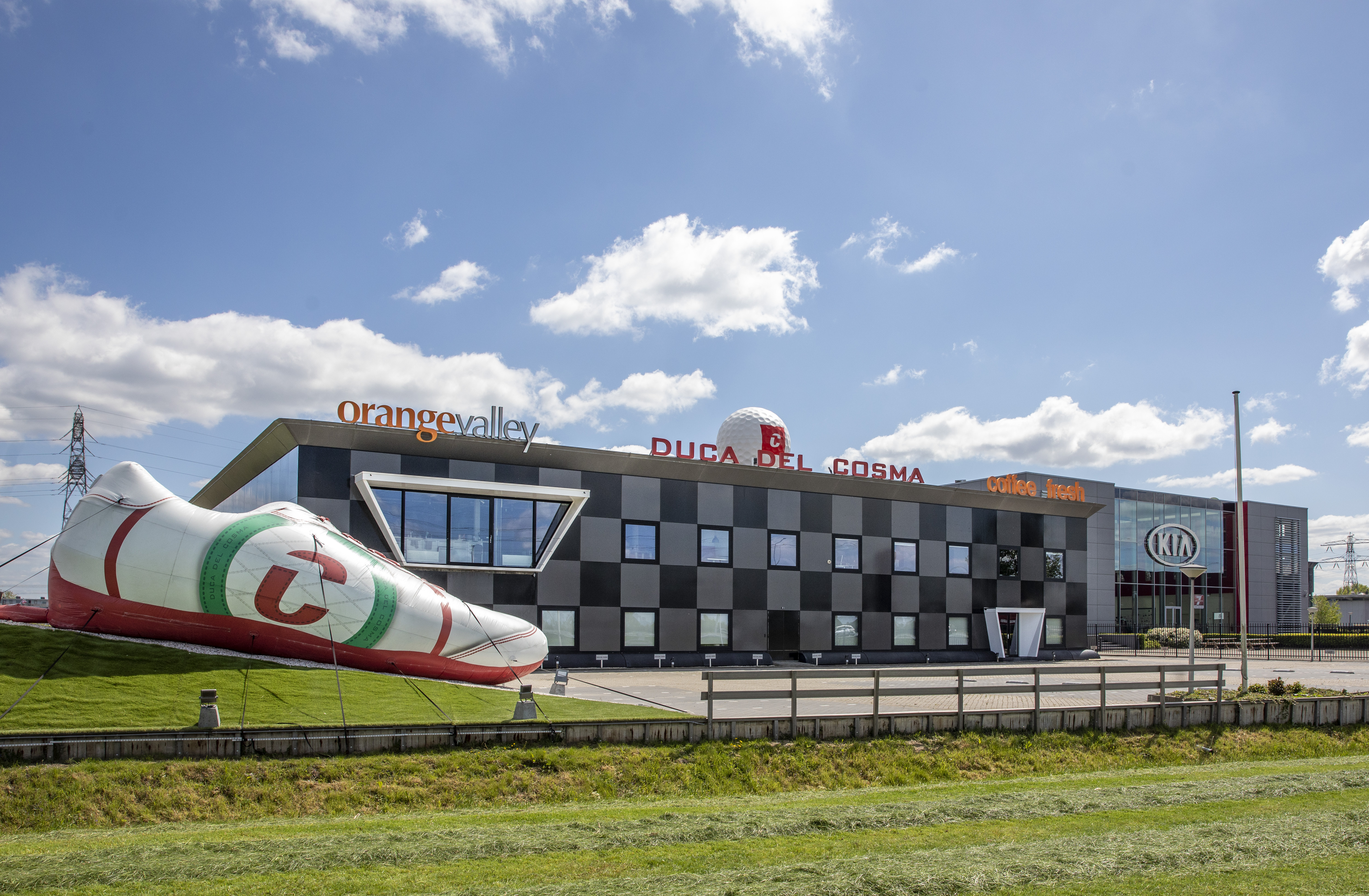 Breukelen, De Corridor 27, Bedrijfspand Dambordimg 7970